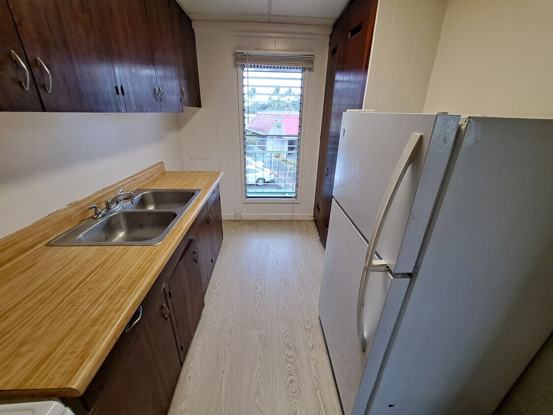 Foto del edificio - Large Studio Apartment - Unfurnished with AC