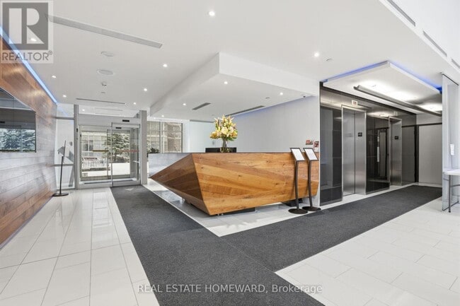 Building Photo - 9 Spadina Ave.