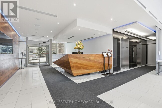 Photo du bâtiment - 9 Spadina Ave.