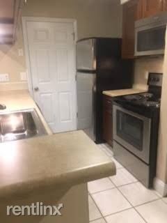 Foto del edificio - 8744 Fairview Rd
