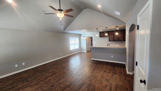 Building Photo - 1071 Skyline Dr