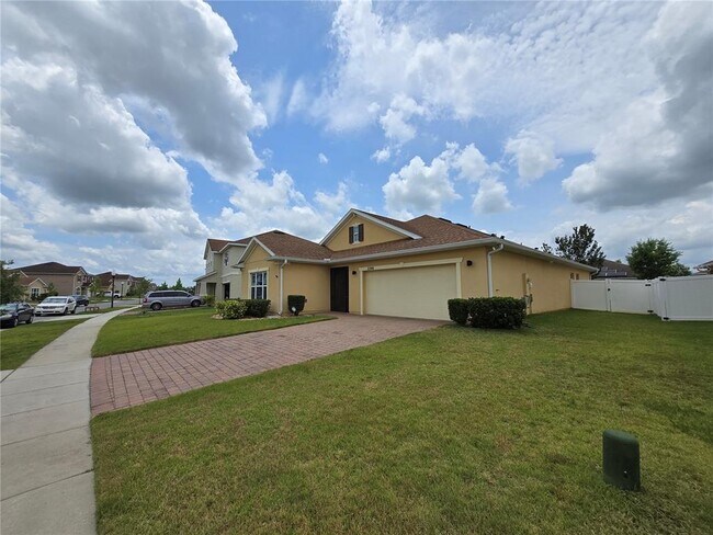 Building Photo - 2246 Waukegan Dr