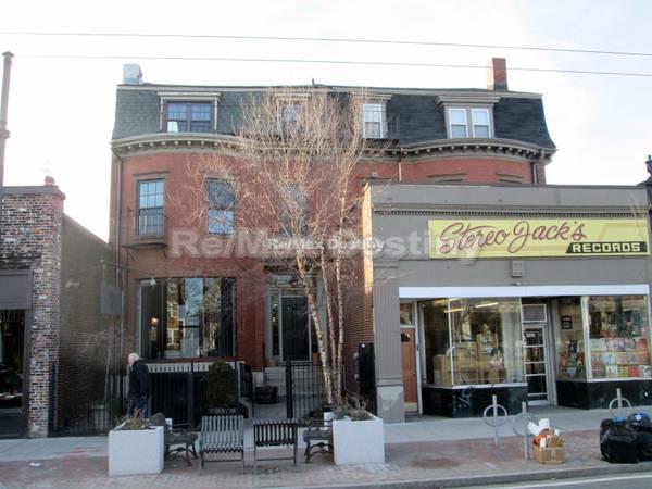 Foto del edificio - 1686 Massachusetts Ave