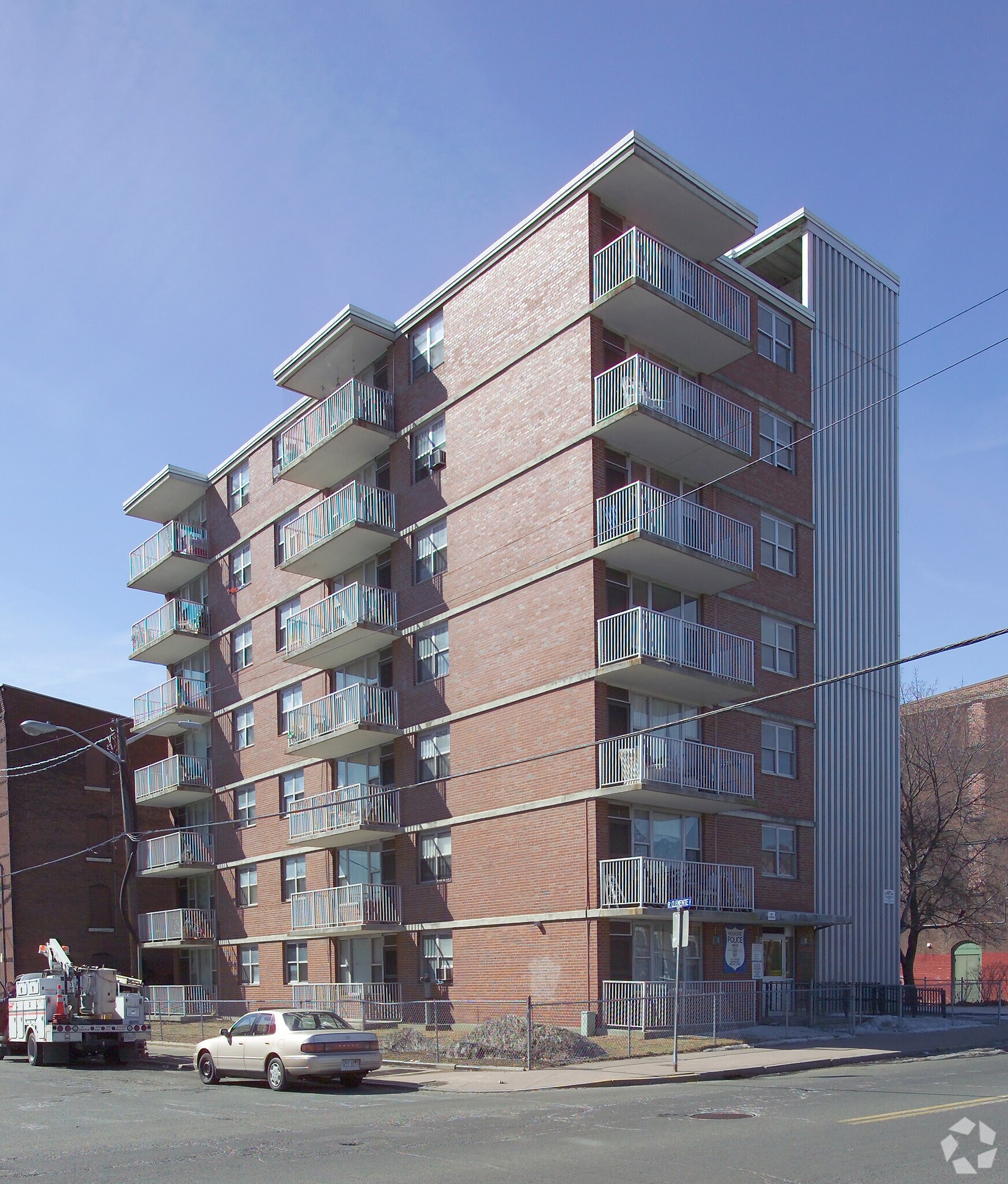 68 Cabot St, Holyoke, MA 01040 - 68 Cabot St Holyoke, MA 01040 ...
