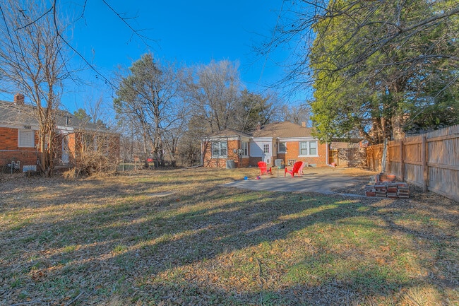 Foto del edificio - Beautiful Duplex + 1 bedroom + OKC