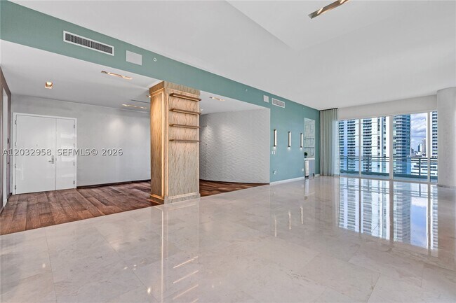 Building Photo - 900 Brickell Key Blvd