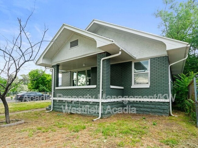 Building Photo - 3002 Porter Ave