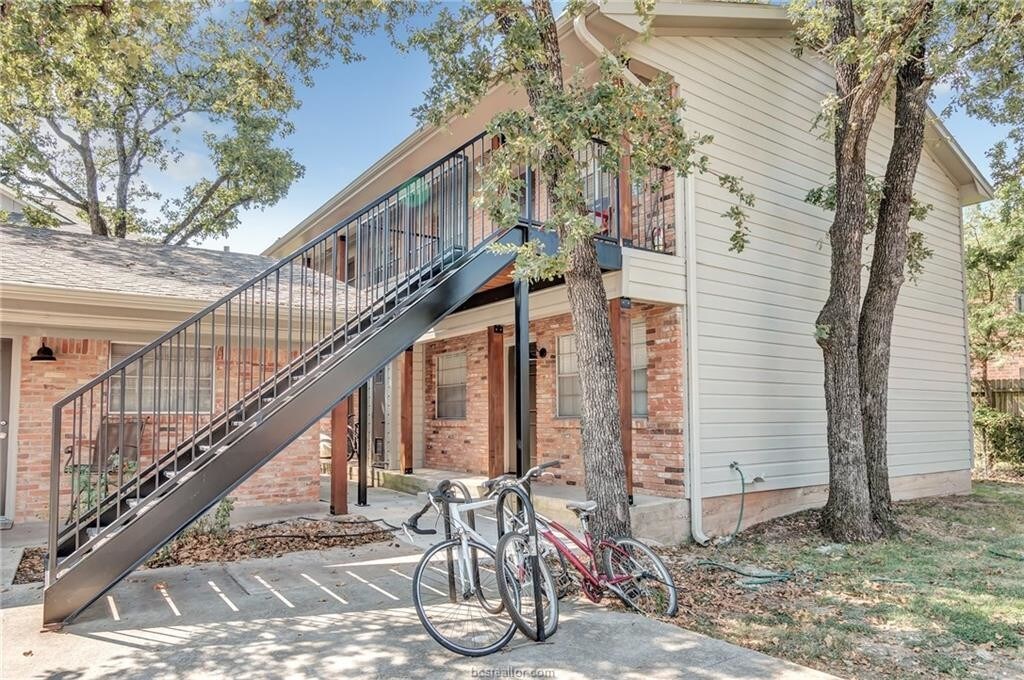 Primary Photo - 3906 Aspen St