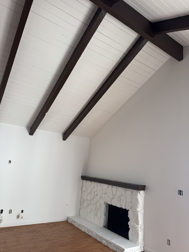 Building Photo - 2637 El Goya Dr