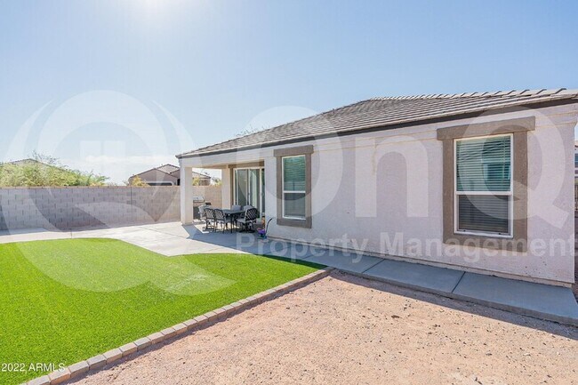 Foto del edificio - 38002 W Nina St