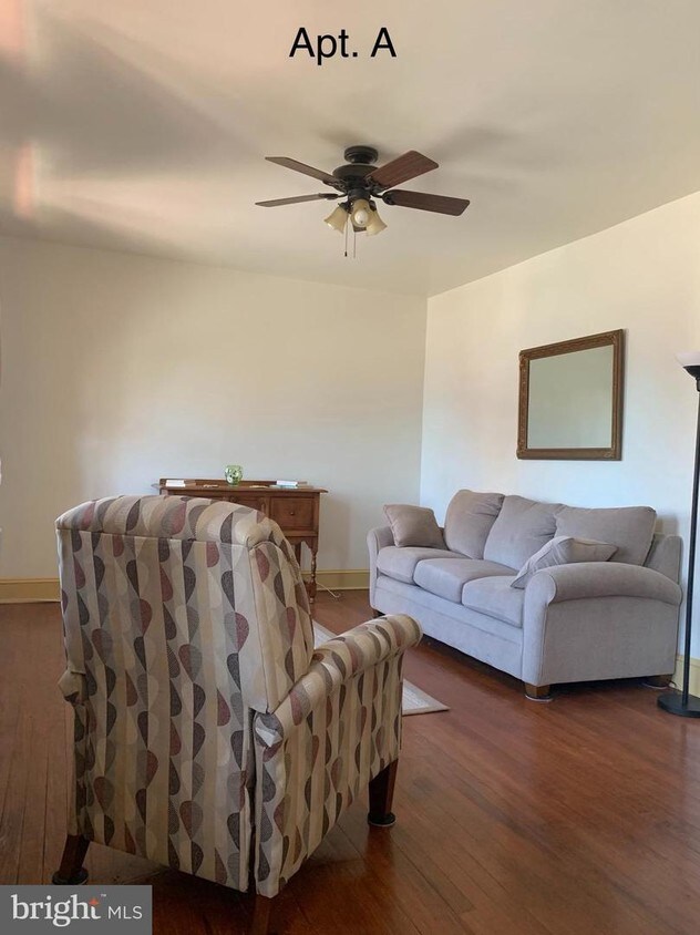 141 W Broadway, Salem, NJ 08079 Room for Rent in Salem, NJ