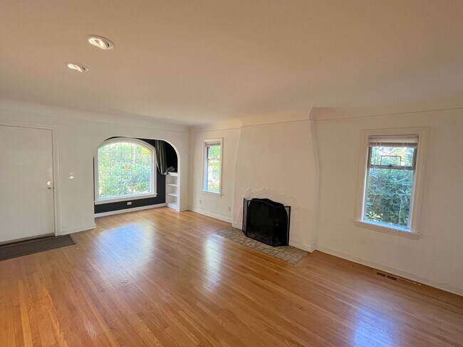 Building Photo - Beautiful Tudor Style East of Market Home ...