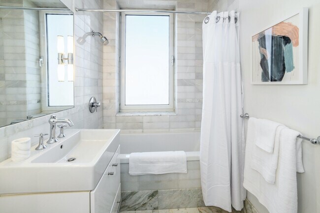 Foto del edificio - 4901 Whitton Pl
