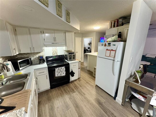 Foto del edificio - 8501 Paxton Dr