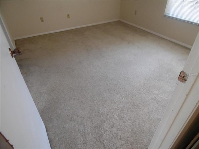 Building Photo - 2 Bedroom 1 Bath-Fairway Villas-Lease Pending