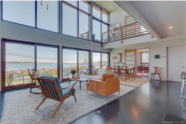 Foto del edificio - 28 Harbor Rd