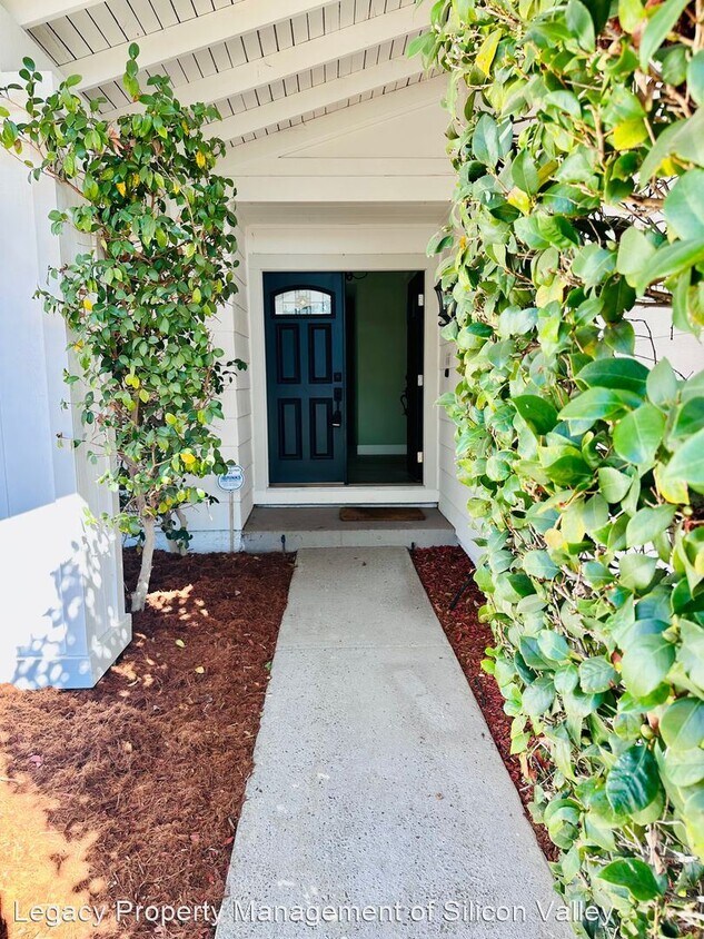 Foto principal - 4 br, 2 bath House - 1160 Sandstone Lane