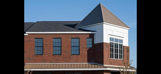 Building Photo - 1403 Hastings Cres