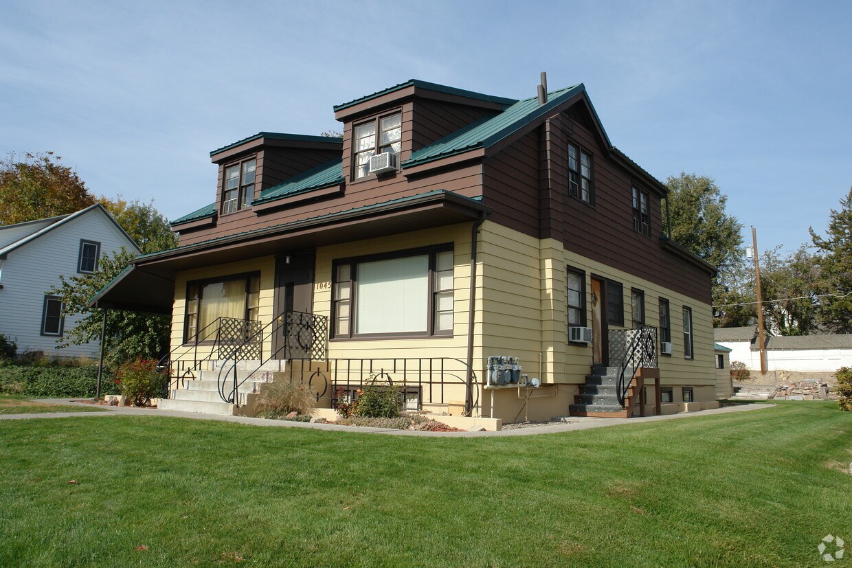 Building Photo - 1041 SW 3rd Ave