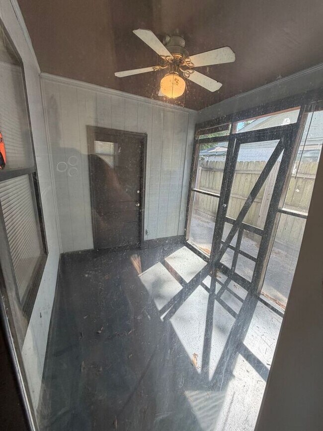 Foto del edificio - 2 Bedroom Available Today!