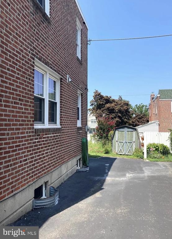Foto del edificio - 244 Williams Rd