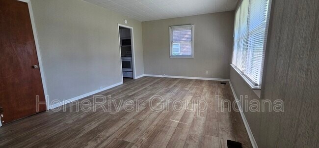 Foto del edificio - 1914 N Hawthorne Ln