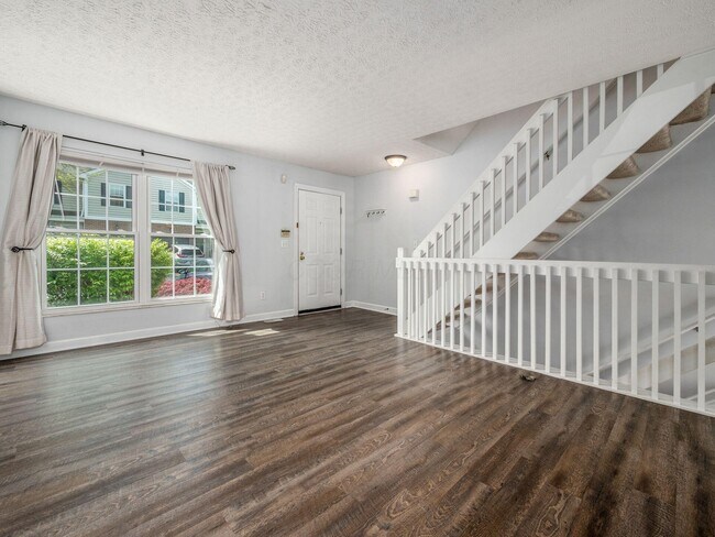 Building Photo - 952 Charleston Way Dr