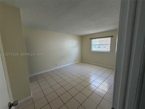 Building Photo - 241 SE 9th Ct