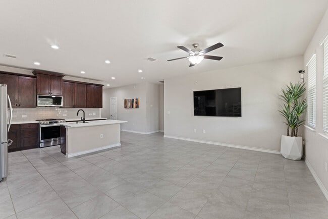 Building Photo - 12412 Big Valley Creek