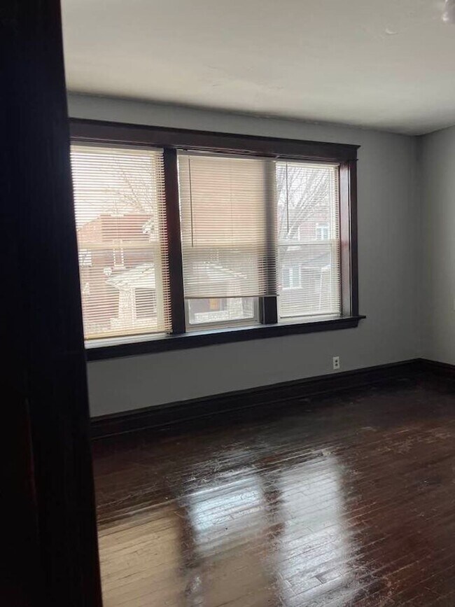 Building Photo - Move in Ready