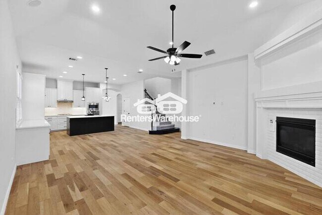 Building Photo - MOVE IN READY - 4BED/3BATH - LITTLE ELM, T...