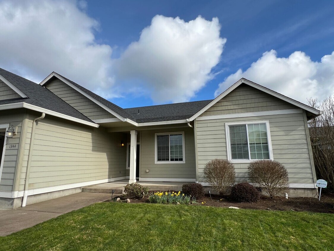 1344 Breckenridge Dr, Junction City, OR 97448 House Rental in Junction City, OR