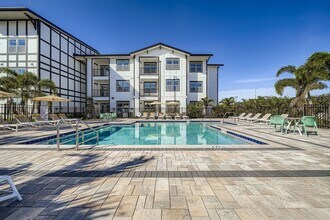 Building Photo - Magnolia at Palm Bay