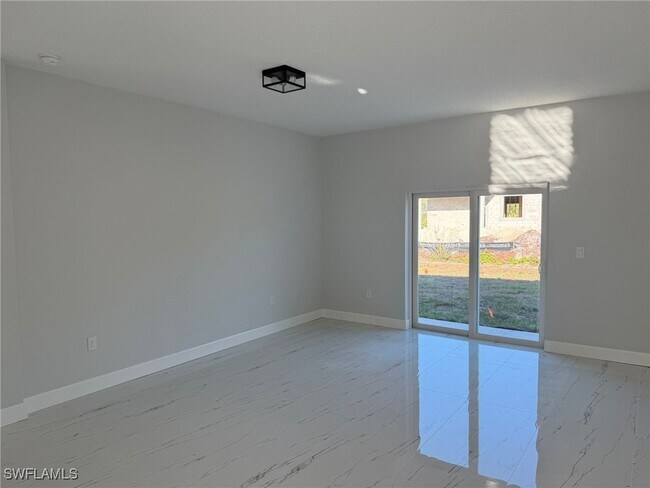 Foto del edificio - 1043 Norfolk Ave S