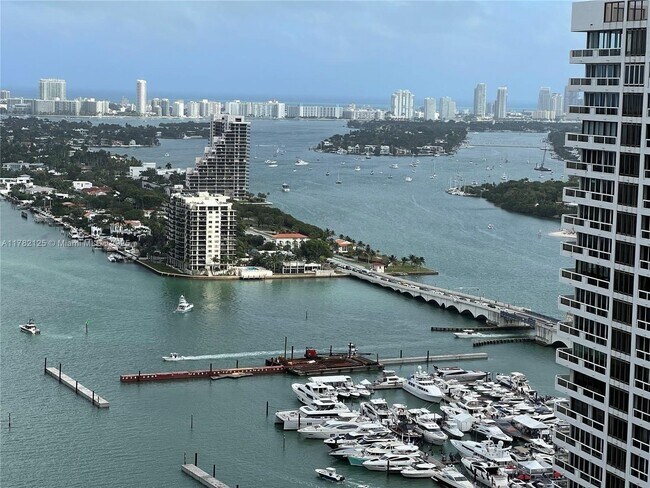 Foto del edificio - 1750 N Bayshore Dr