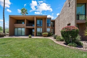 Building Photo - 7401 N Scottsdale Rd