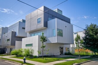 Building Photo - 5301 Chenevert St
