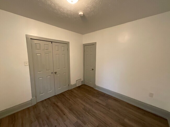 Foto del edificio - 2829 East 116th Street