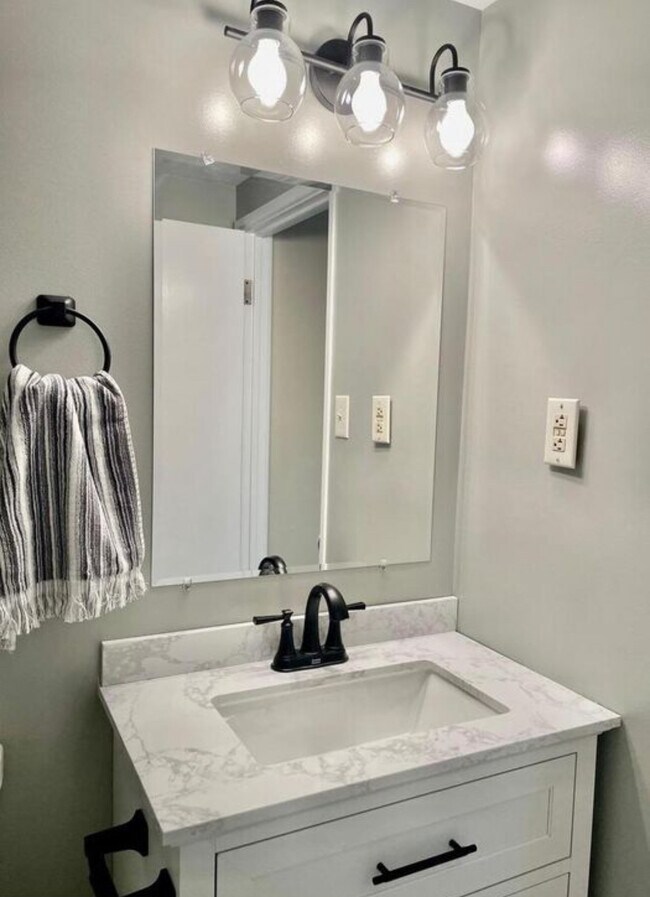 Building Photo - 762 Erford Rd