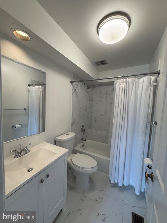 Foto del edificio - 52 Faraday Dr