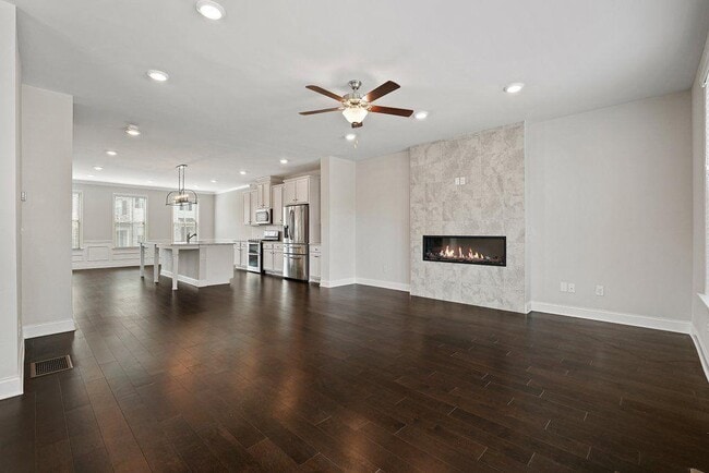 Building Photo - 4240 Hickory Pne Aly