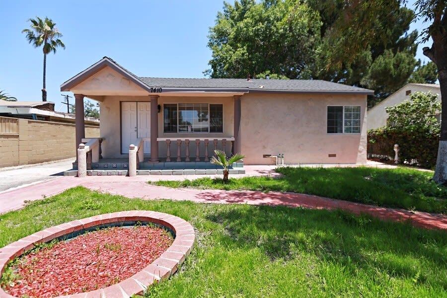 Foto principal - 7410 Denny Ave