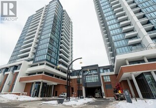 Building Photo - 5 Wellington St S