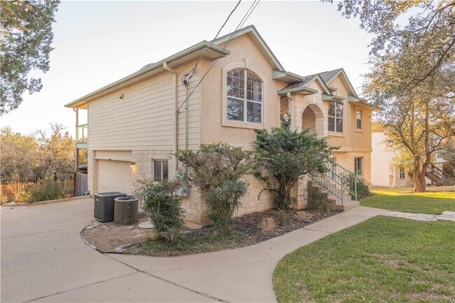 Building Photo - 21513 Surrey Ln