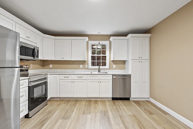 Foto del edificio - 72 Patterson Rd