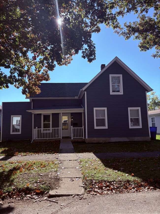 Building Photo - 78 Oak St