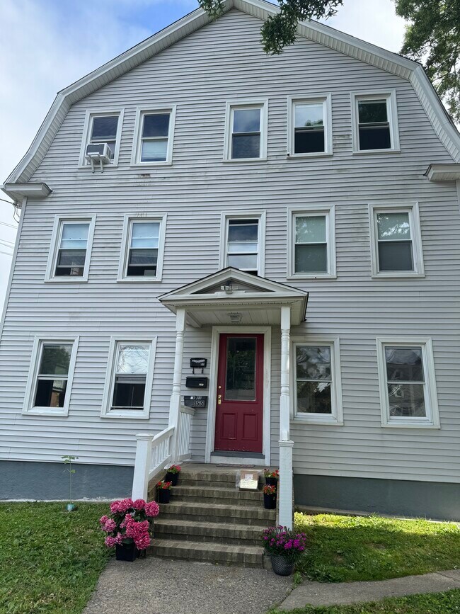 Building Photo - 155 Vesper St