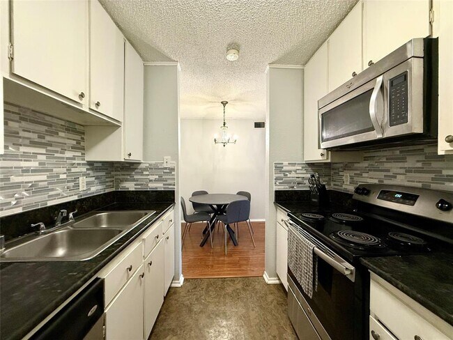 Building Photo - 7950 N Stadium Dr