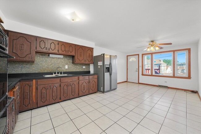 Building Photo - 5096 S Archer Ave