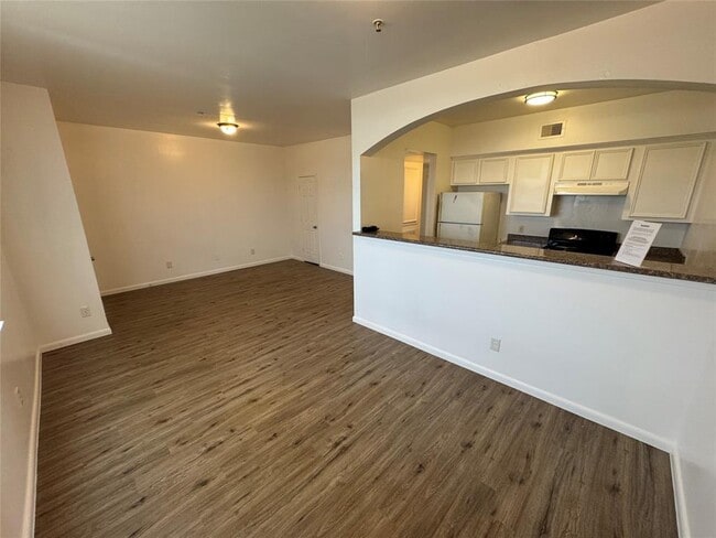Building Photo - 8526 Lenore St